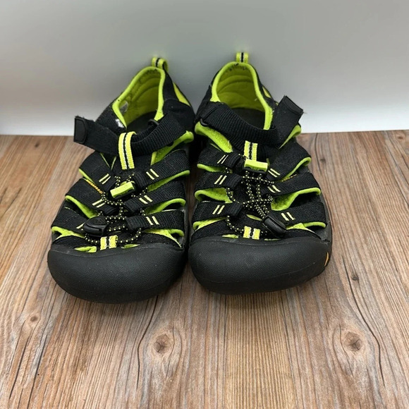 KEEN unisex-child Newport H2 Closed Toe Water Sandals size 4 black & lime - Picture 2 of 6